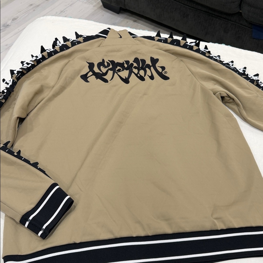 Nike Beige Bomber Jacket with Black Details - Picture 3 of 4